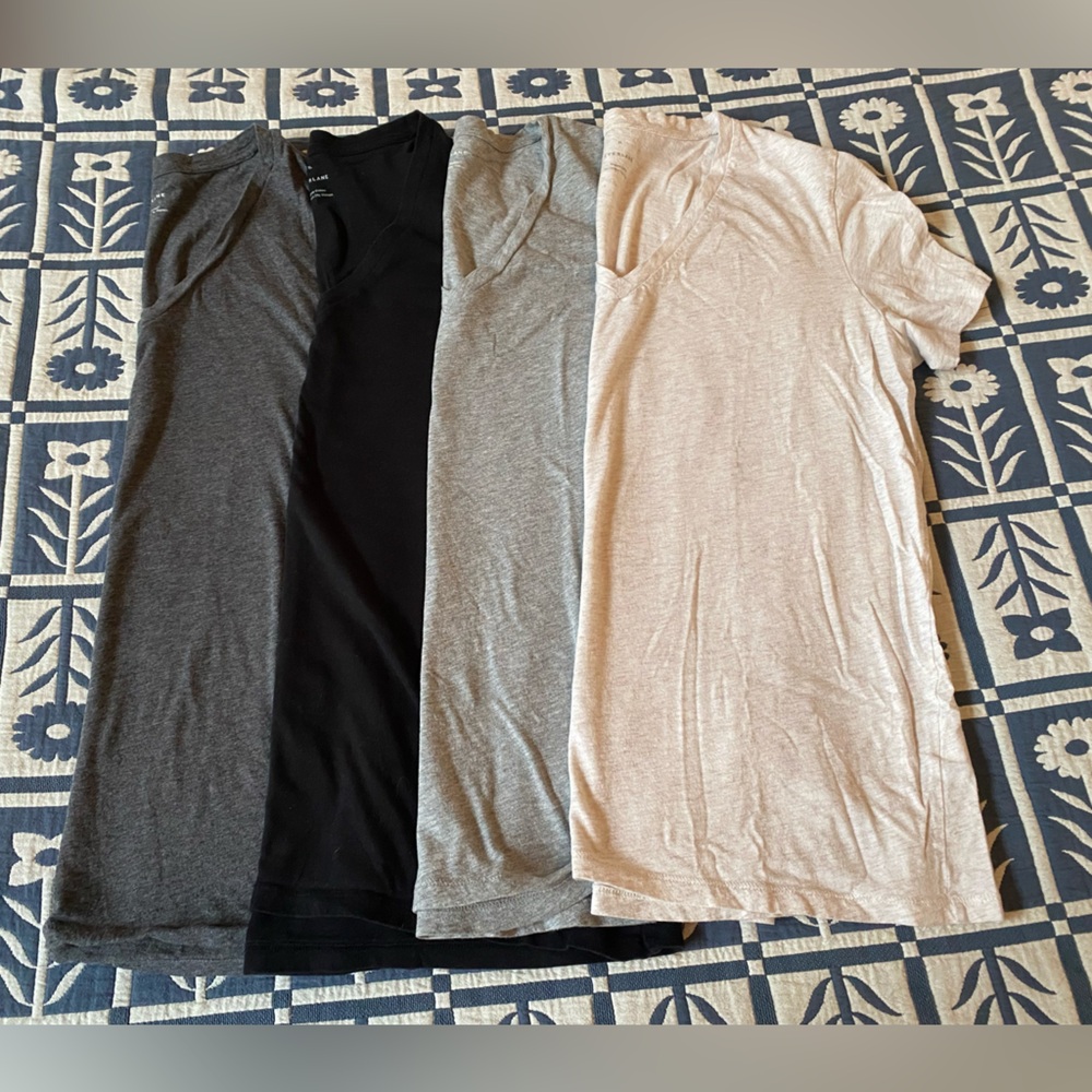 Lot of 4 Everlane Women's Organic Cotton V-Neck T-Shirts, Size XL - Picture 8 of 8